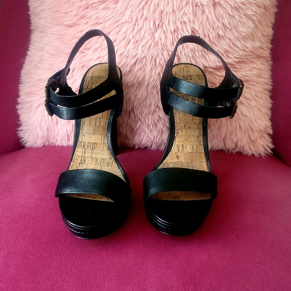 Ralph Lauren platform heels - Picture 2 of 6